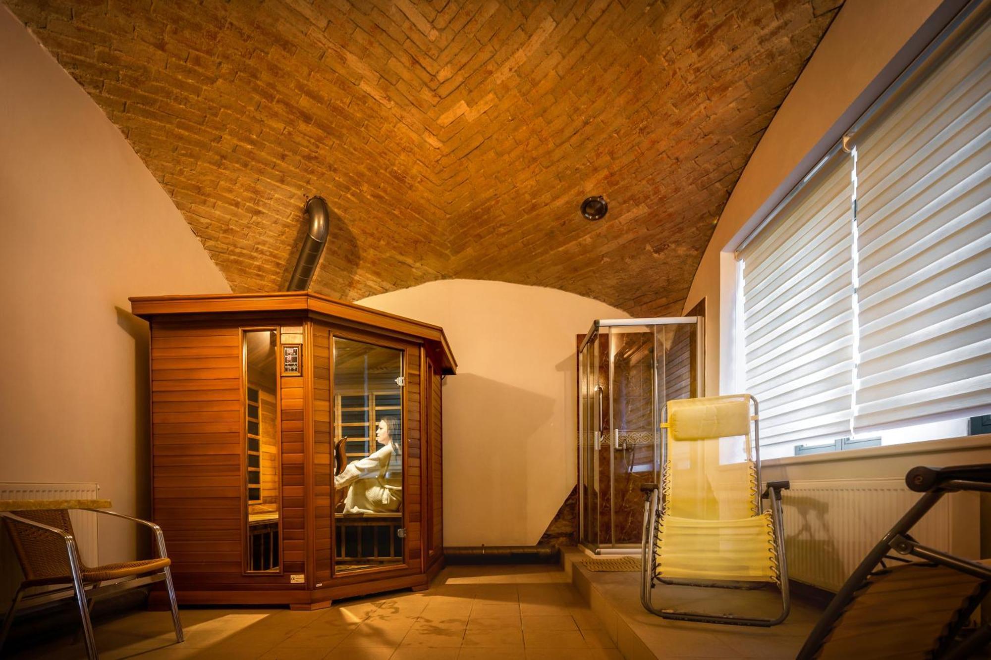 Wellness Lihovar Отель Tremosnice